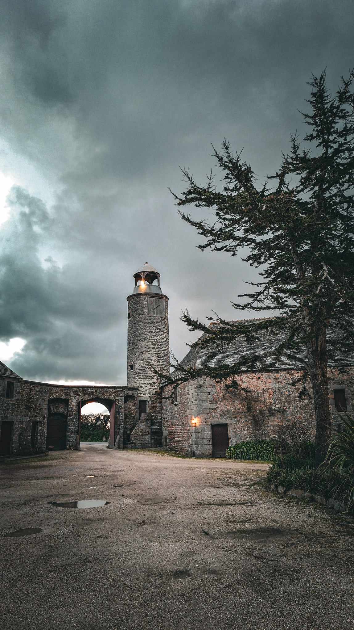 chateau le Rozel vertical