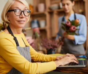 Commerçant et ordinateur