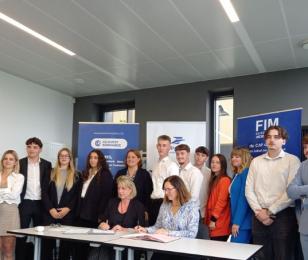 signature partenariat FIM LA POSTE